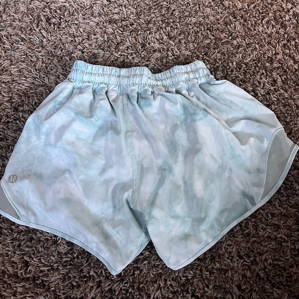 Lululemon hotty high low rise, size 2, 4in